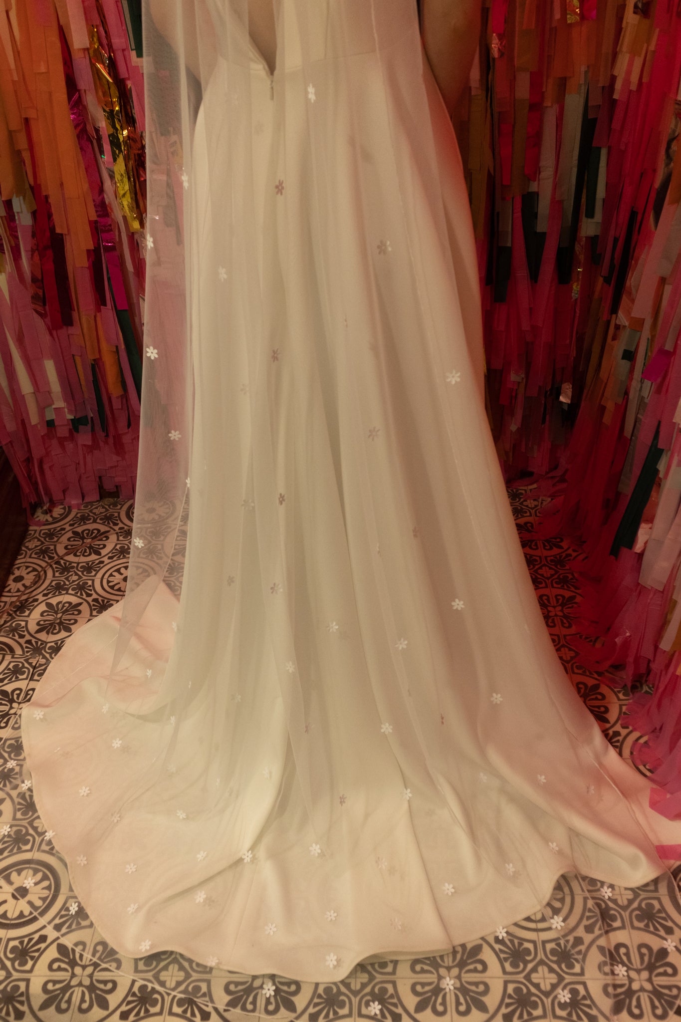 White flower veil - long