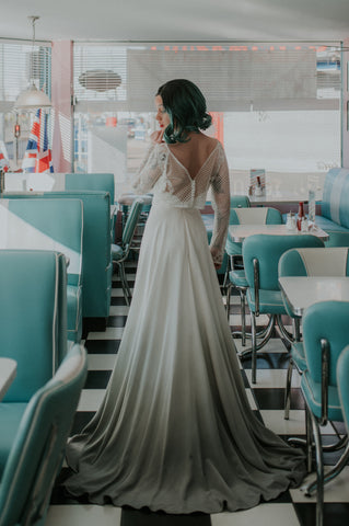 Pulp Fiction - Grey = Vintage Wedding Dress