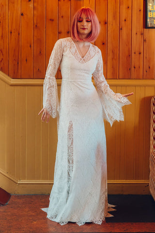 Sydney = 1970s Wedding Dress